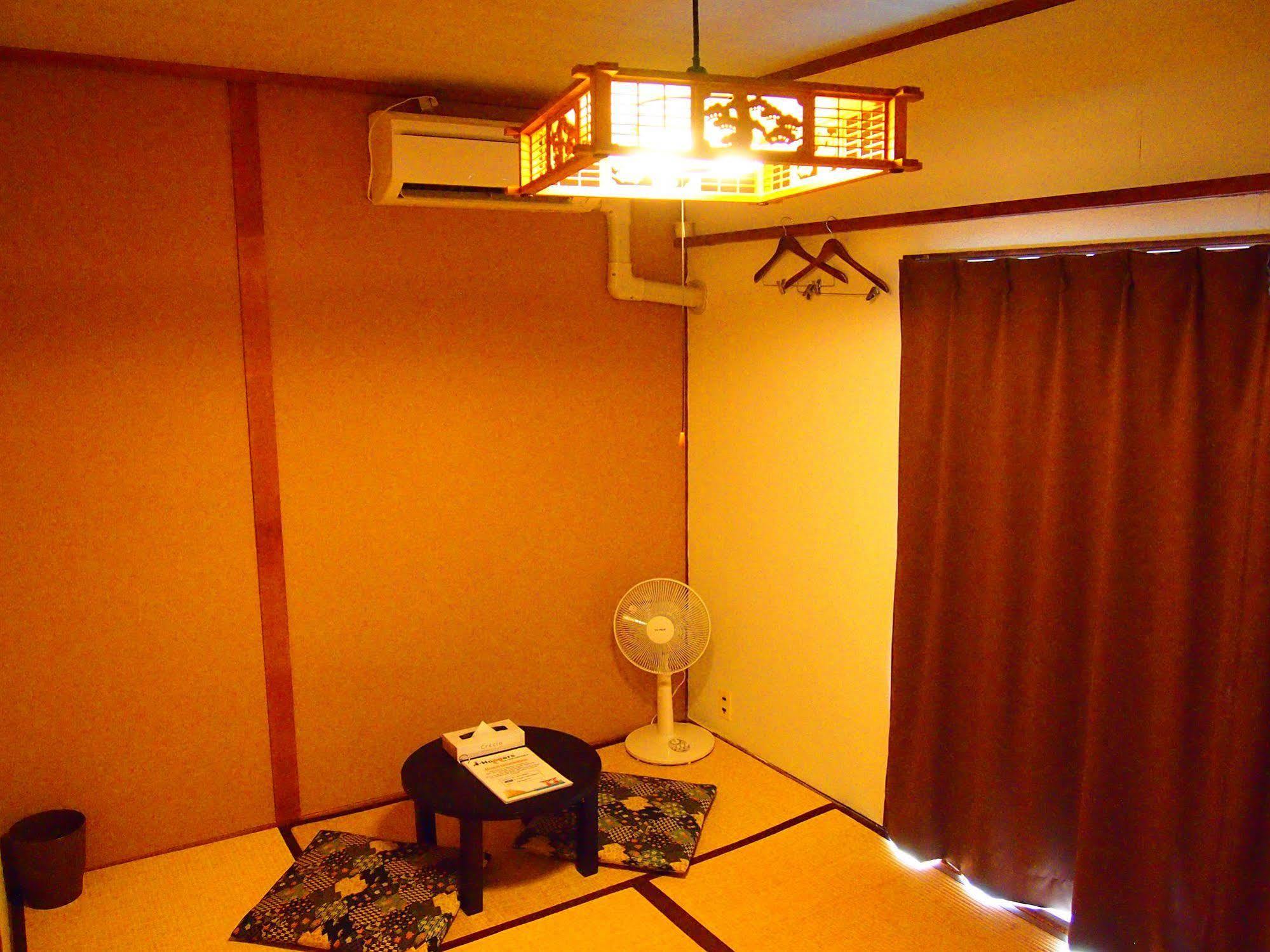 J-Hoppers Hiroshima Guesthouse Exteriör bild